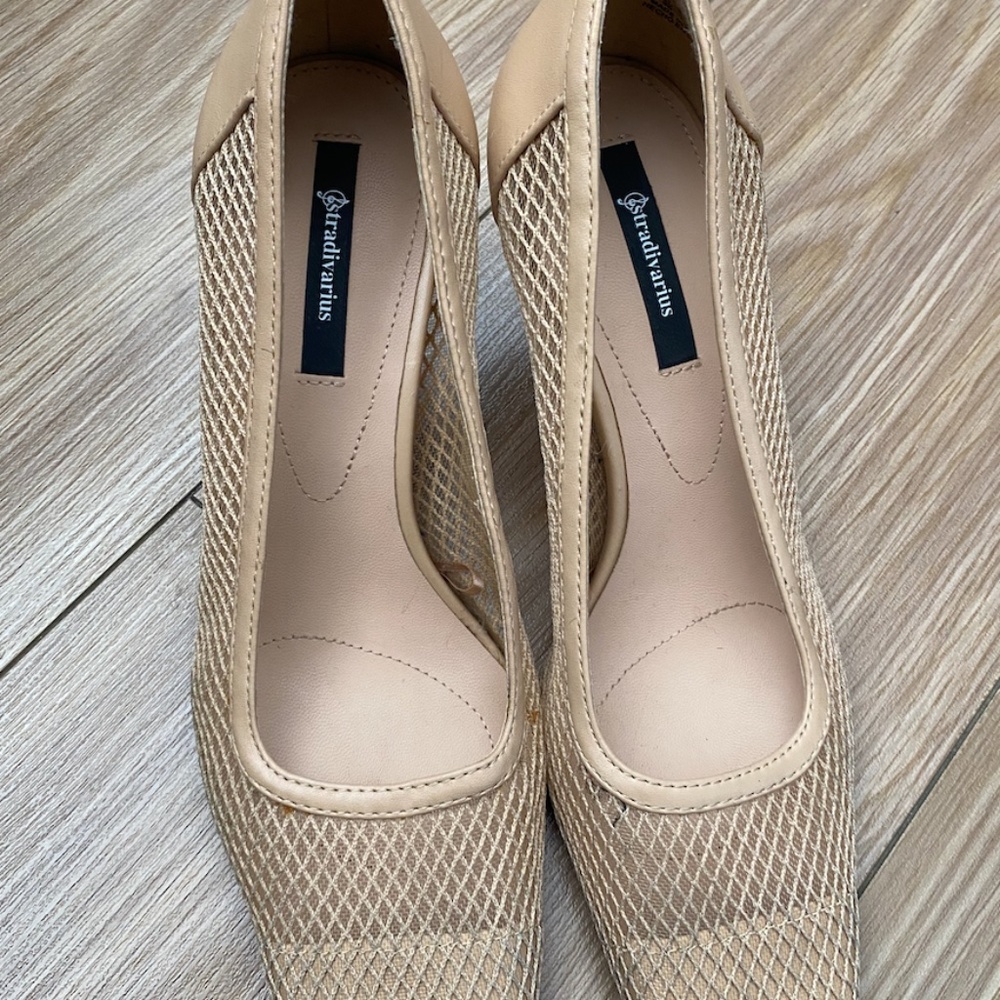 beige heels. Size 36. Stradivarius